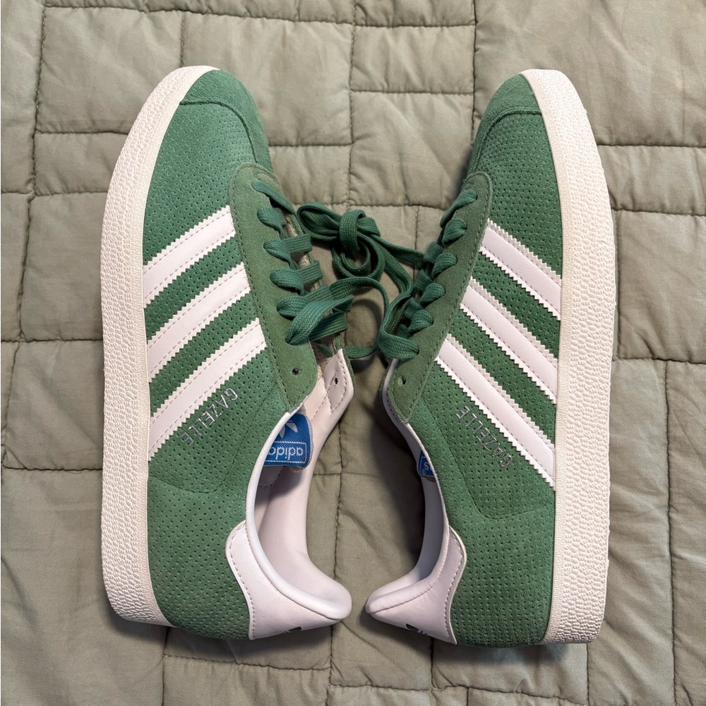 Adidas Gazelle men’s size 7.5/women’s size 9